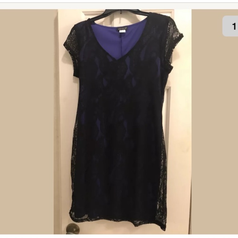 ‼️Bundle & Save‼️ VENUS Lace Dress NWOT Sz M